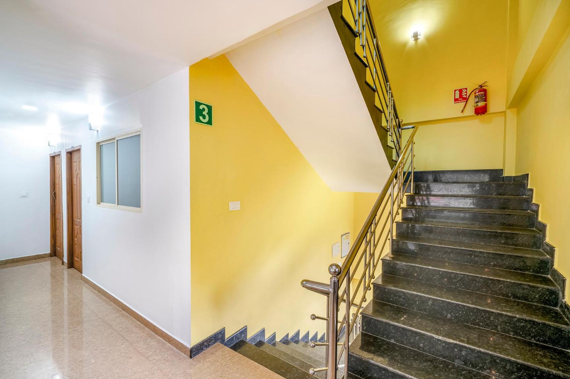 Fabhotel Abrigo Residency Anaviratty Buitenkant foto