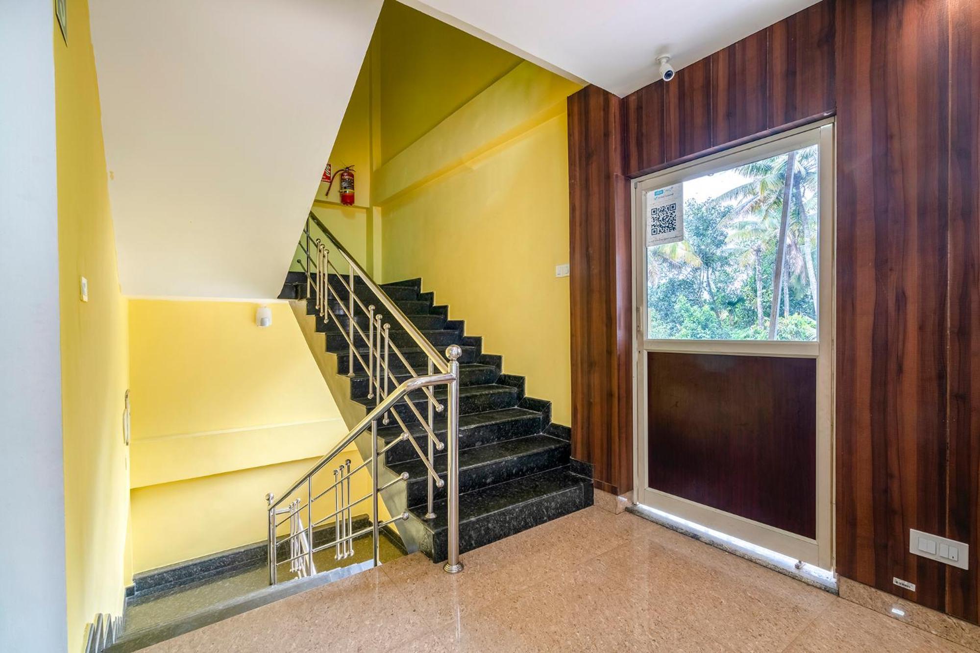 Fabhotel Abrigo Residency Anaviratty Buitenkant foto